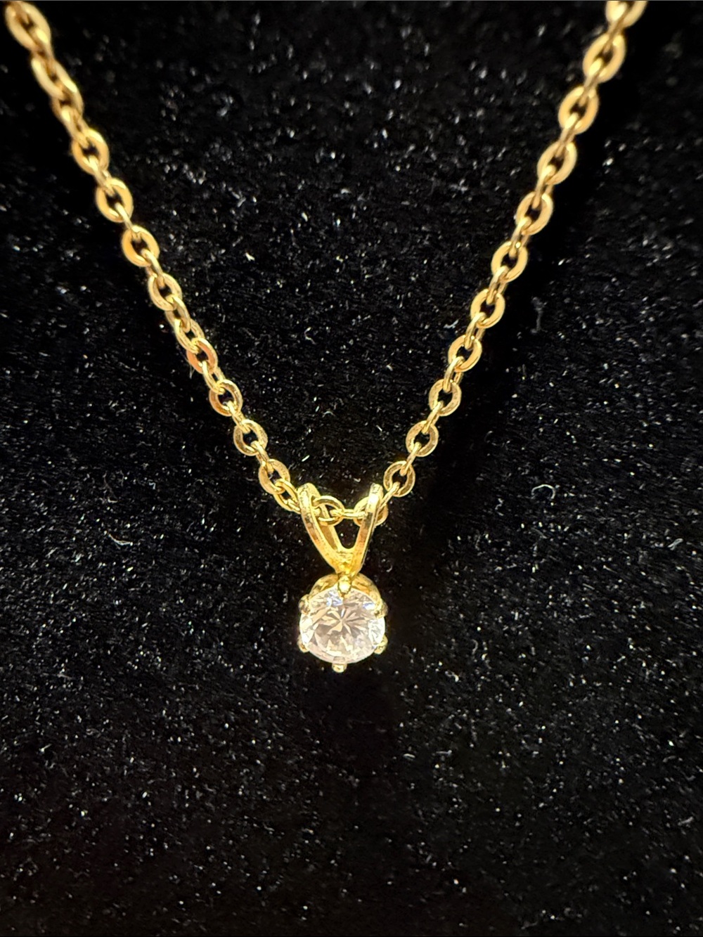 Source Unknown Gold Chain Necklace with Clear Stone Pendant
